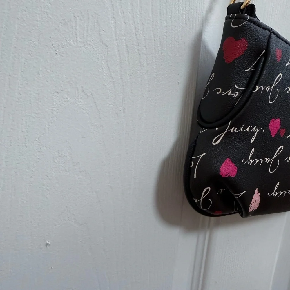NWT Juicy Couture Black Multicolored V-Love Letter Pouch Wristlet w/ Gold Chain - Picture 4 of 6